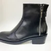 Style: 662-Black