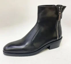 Style: 662-Black