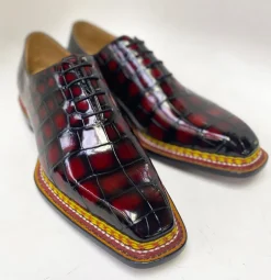 Style: Ghost-Burgundy