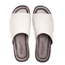 Style: R20672-White